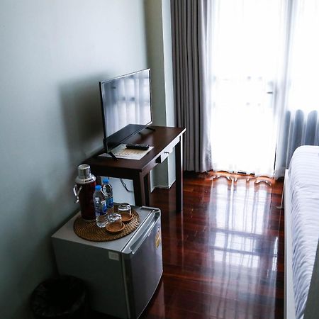 Tongsiam Hostel Csiangraj Kültér fotó